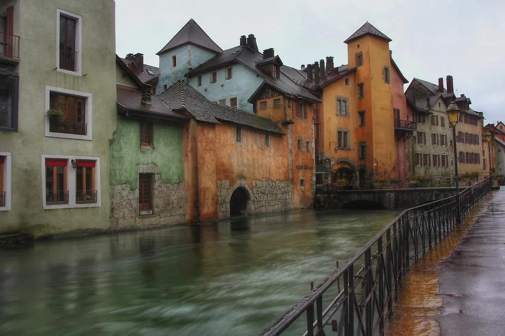 Hotel Des Marquisats Annecy 3*,