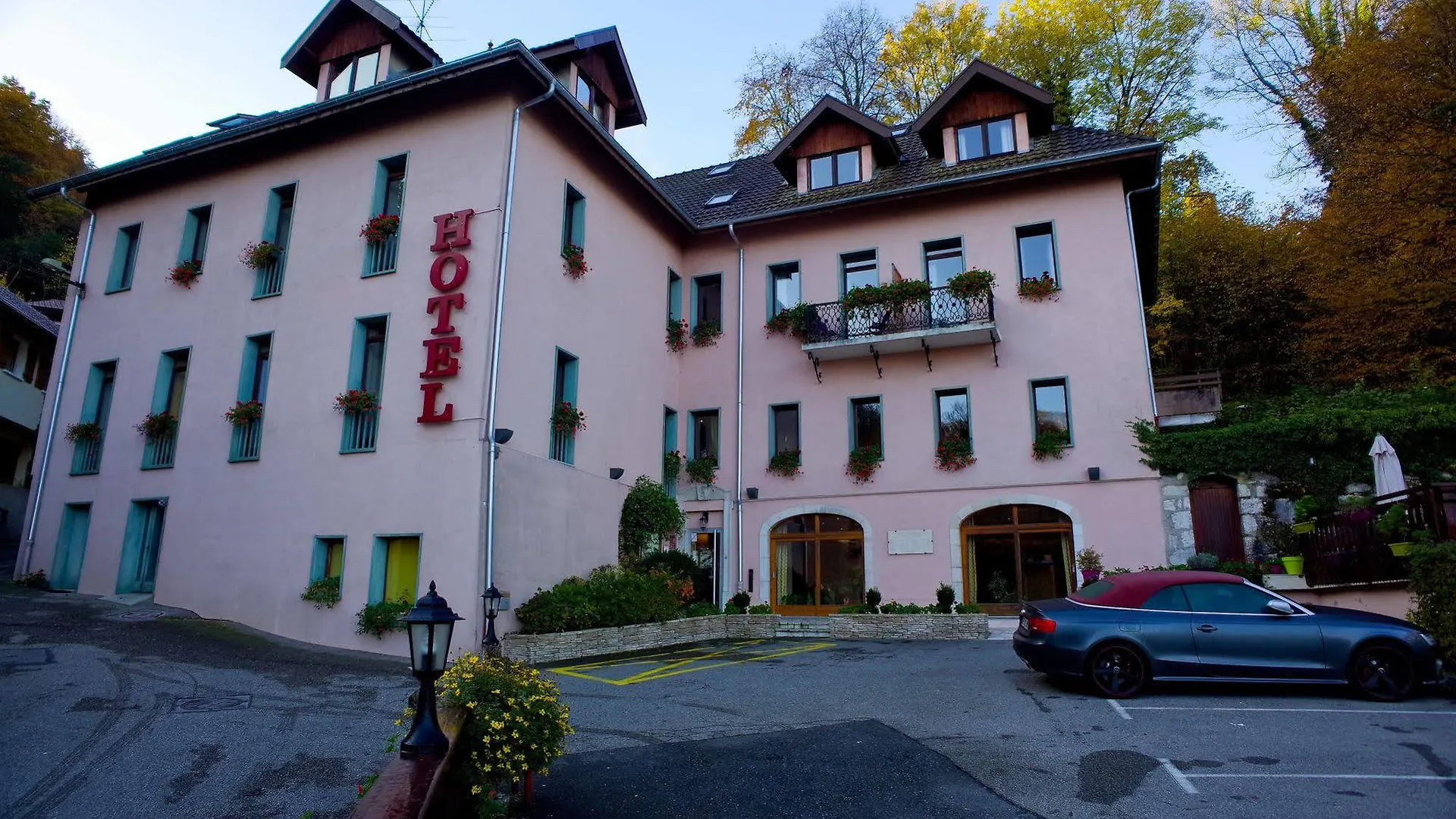 Hotel Des Marquisats Annecy 3*,