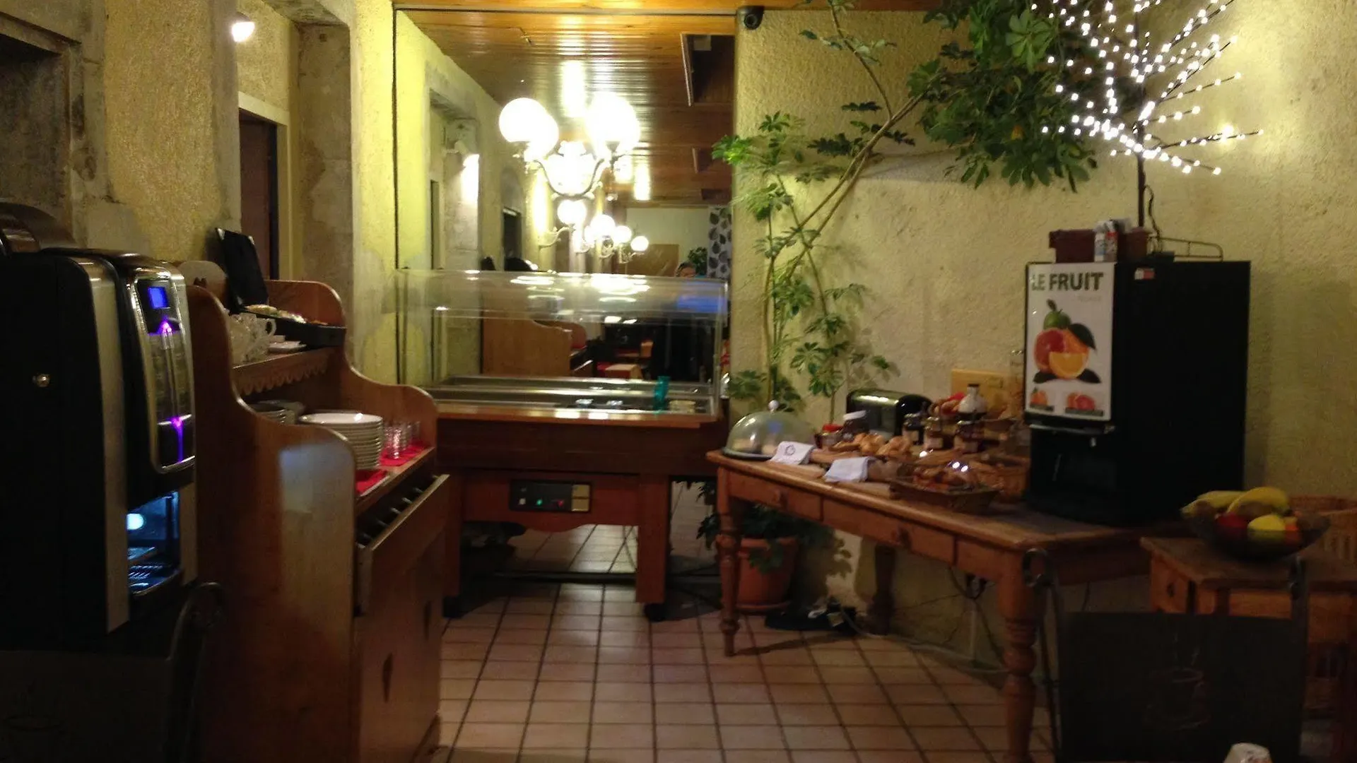 Hotel Des Marquisats Annecy 3*,